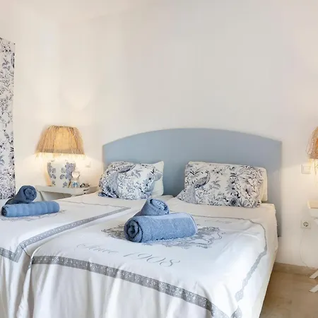 La Vida En Rosa 3* Marbella