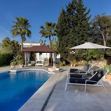 La Vida En Rosa Bed & Breakfast Marbella